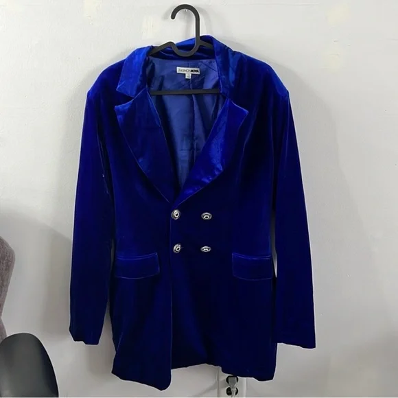 Female Austin Powers Costume - Picture 3 of 7